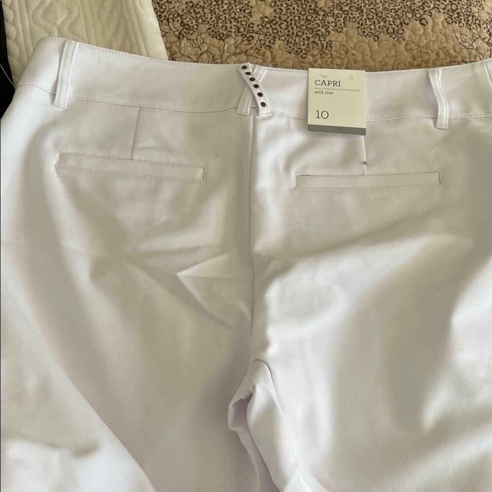 Style Co White Pants with Studded Pockets Capri Mid Rise Size 10 - Picture 4 of 5